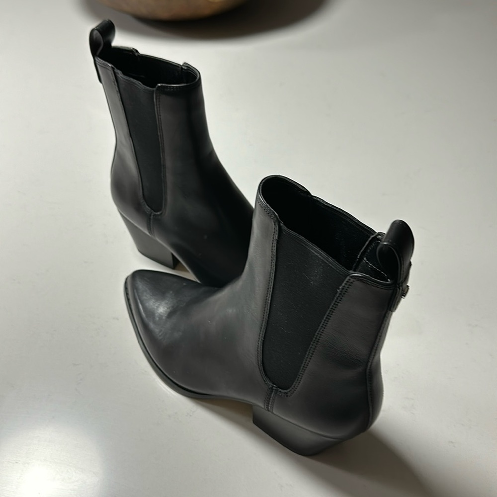 Black Michael Kors Leather Booties, Excellent condition!
